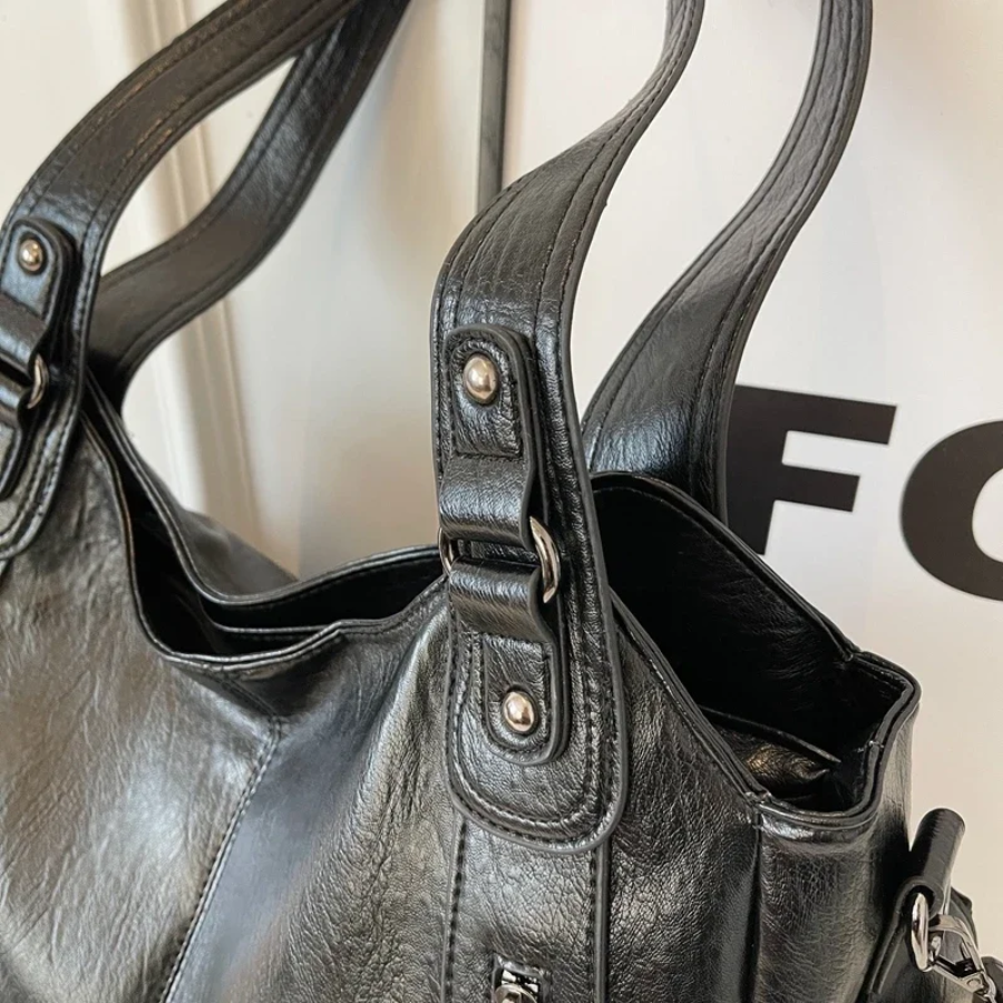 Hannele/ Chic Vegan nahkainen Crossbody laukku